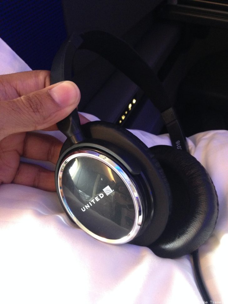 Noise-canceling headphones