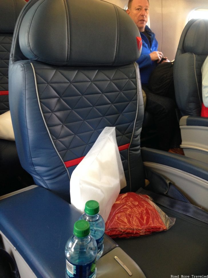 Delta E-175 First Class