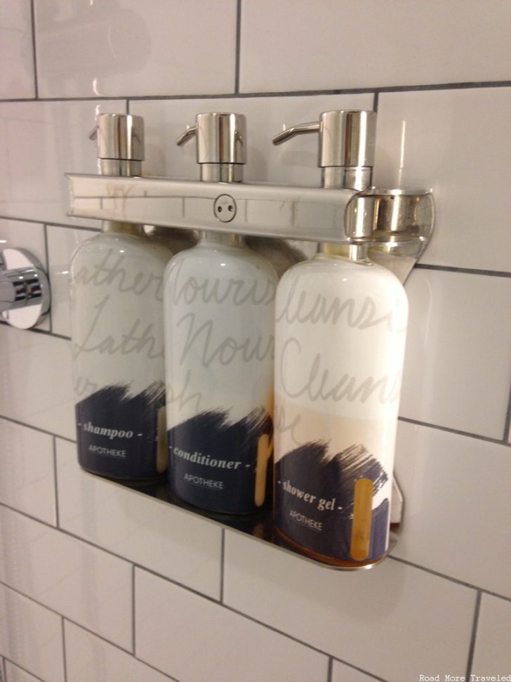 Apotheke toiletries