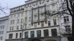 Review: Reichshof Hamburg, Curio Collection by Hilton