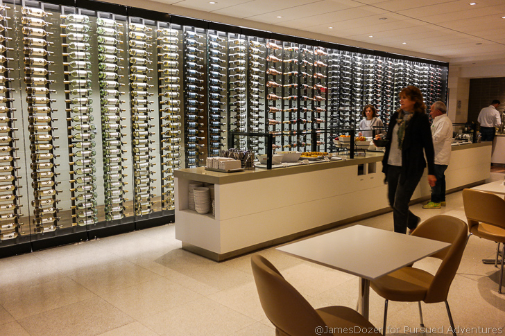 Star Alliance Lounge LAX dining room