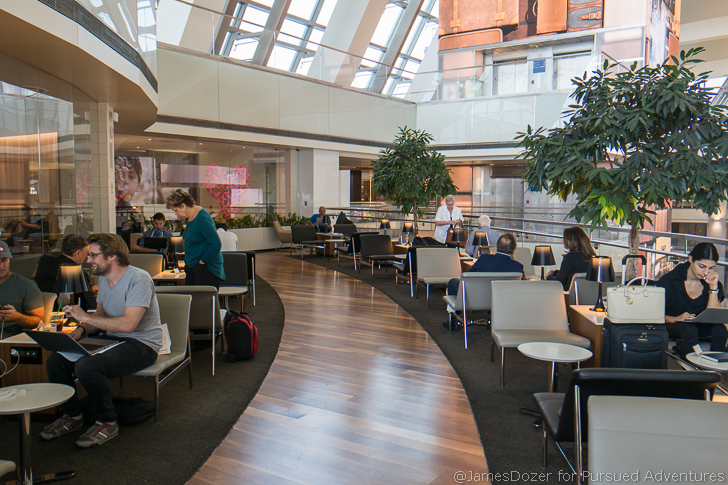 Star Alliance Lounge LAX indoor balcony