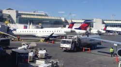 Delta CRJ Planeporn