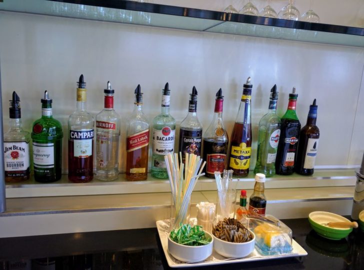 BA lounge alcohol