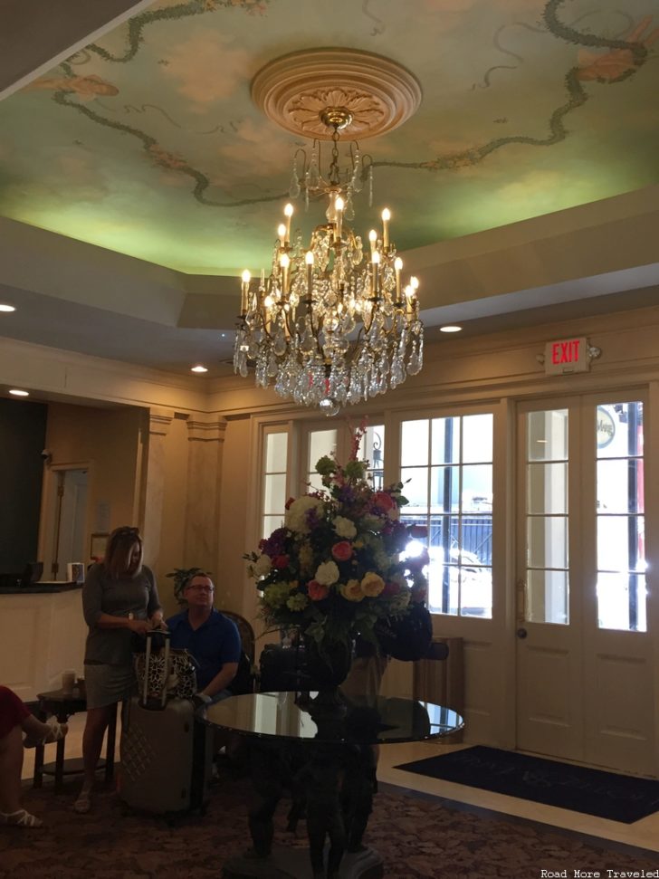 Hotel St. Marie New Orleans - wider lobby view