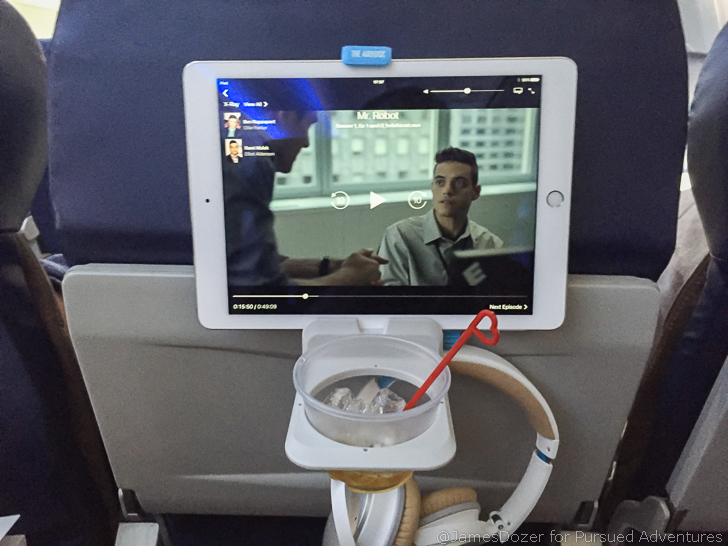 Airhook Cup Holder and Device Mount Hooks Onto Your Airplane Tray Table -  Bloomberg