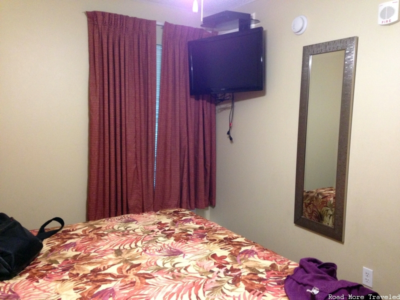Phoenix All Suites Hotel - bedroom TV