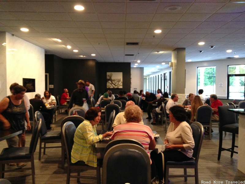 Magnolia Bluffs Casino Hotel - breakfast crowd