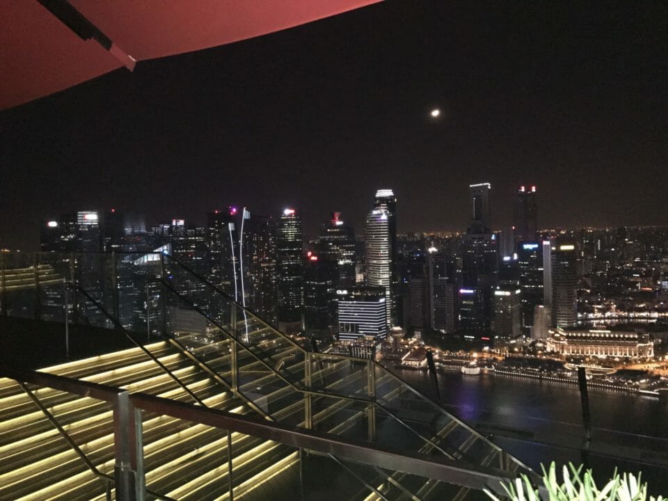 a city skyline at night