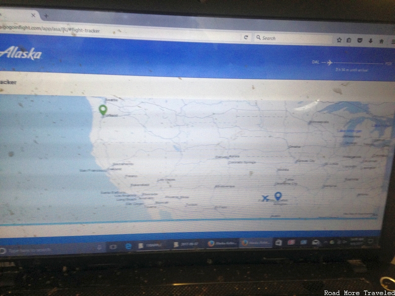 Alaska Airlines E-175 Main Cabin - moving map