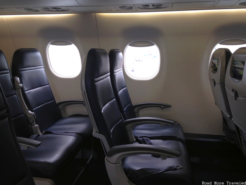 Alaska Airlines E-175 Main Cabin - seat pair