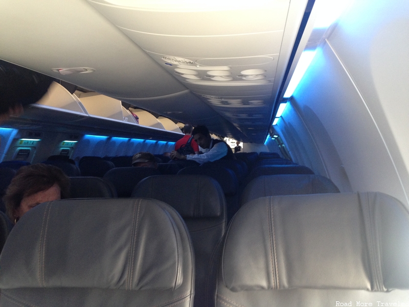 Alaska Airlines B739 Premium Class - Sky interior