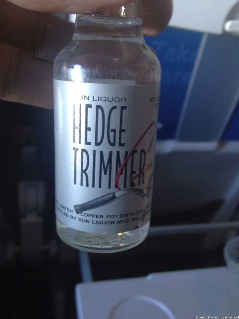 Alaska Airlines Premium Class - Hedge Trimmer gin