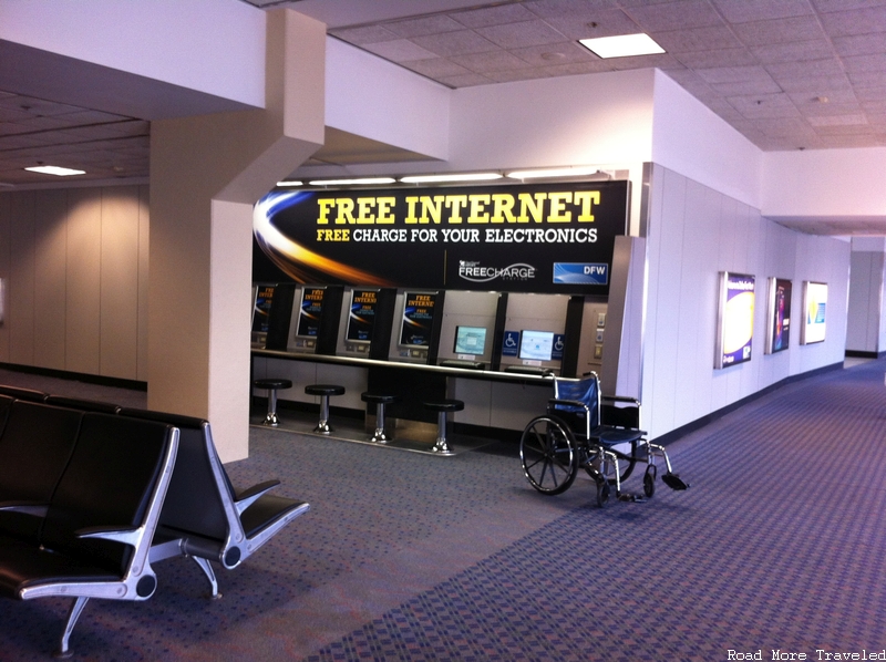 DFW Airport Terminal E - free internet station