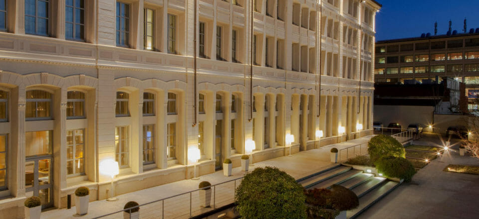 a building with many windows
