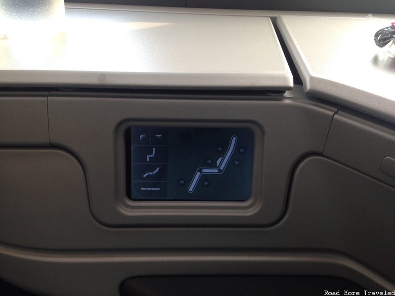American Airlines B787-9 Business Class - seat controller