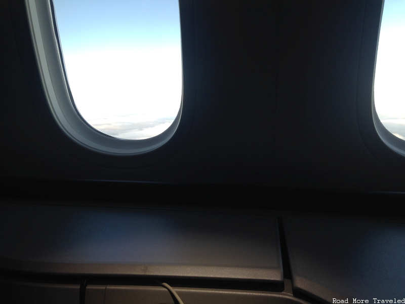 American Airlines B787-9 Business Class - window-side shelf