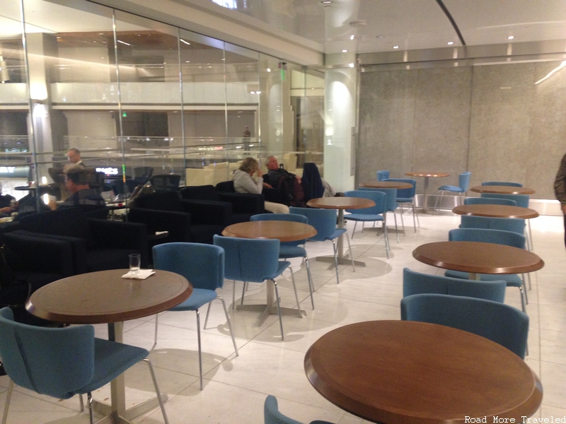 Korean Air Lounge LAX - dining area