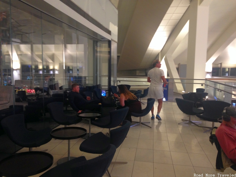 Korean Air Lounge LAX - patio seating