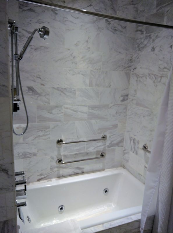 suite tub