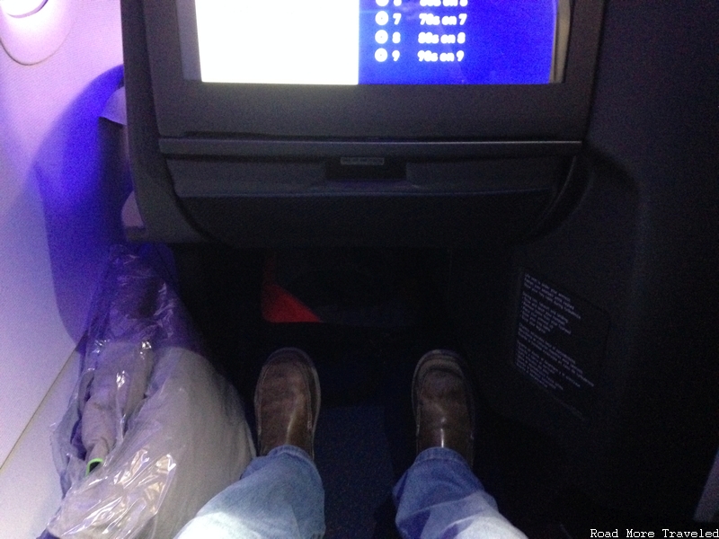 jetBlue Mint - footspace