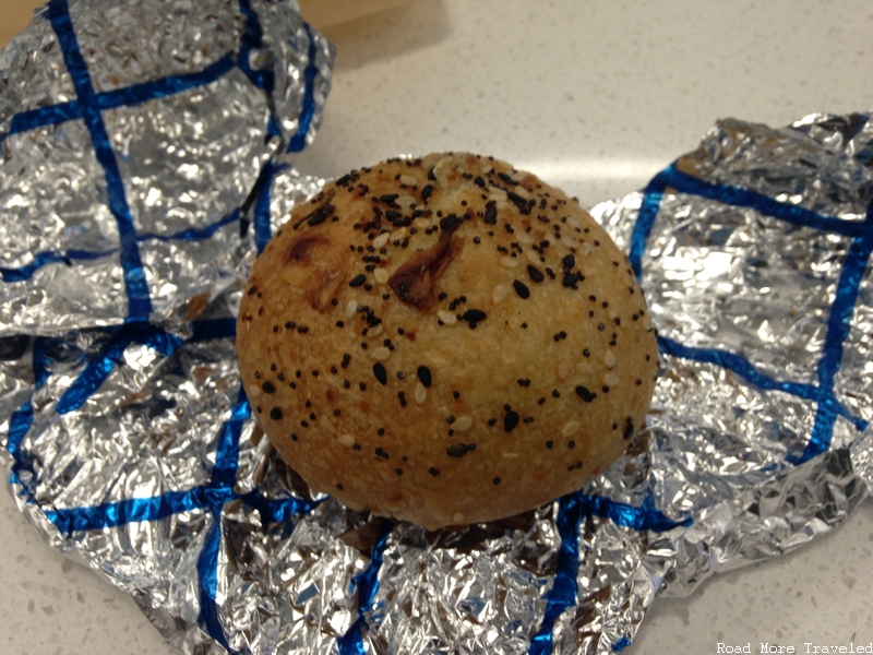 jetBlue Mint - stuffed bagel round