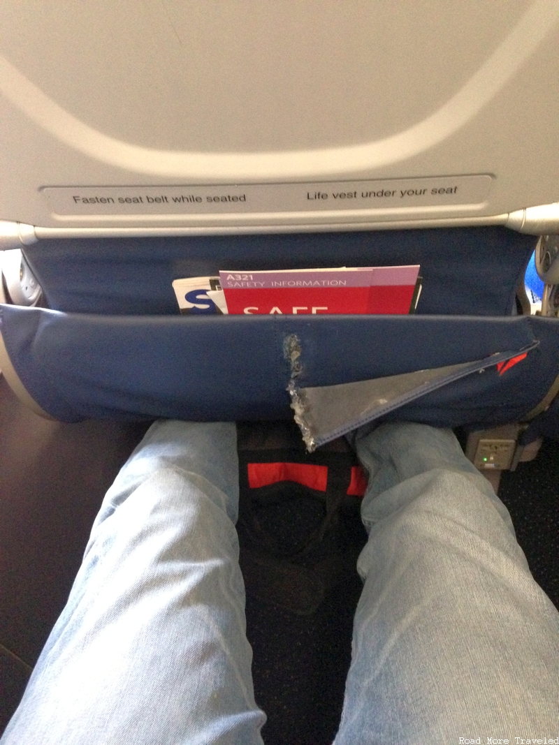 Delta Comfort+ - tray table wear