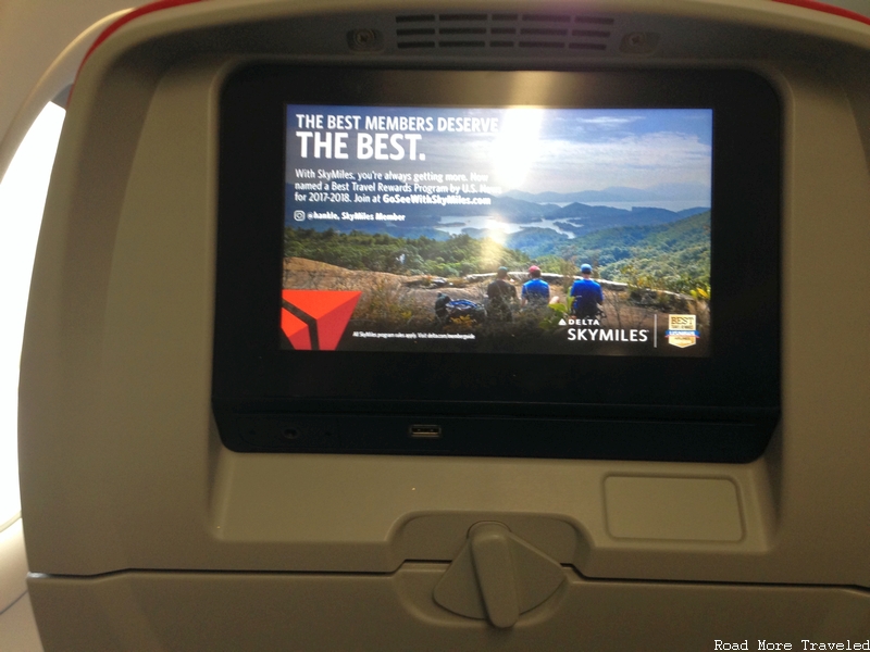 Delta Comfort+ - seatback TV