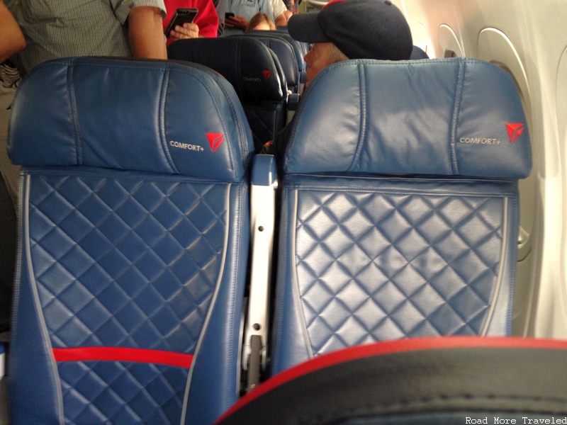 Delta Comfort+ - 717 Seating
