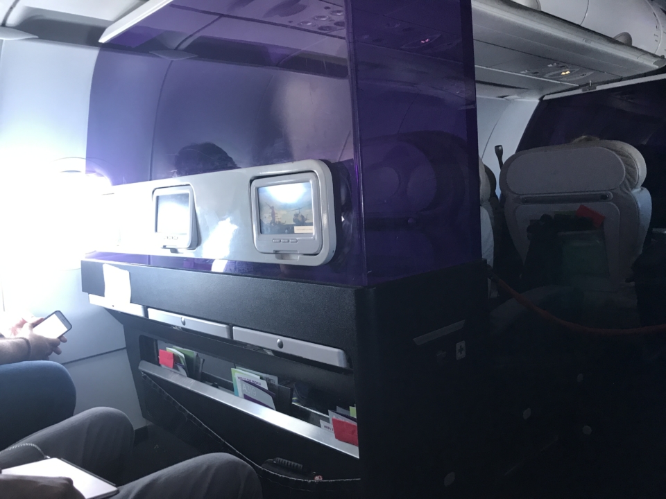 Review Virgin America Main Cabin