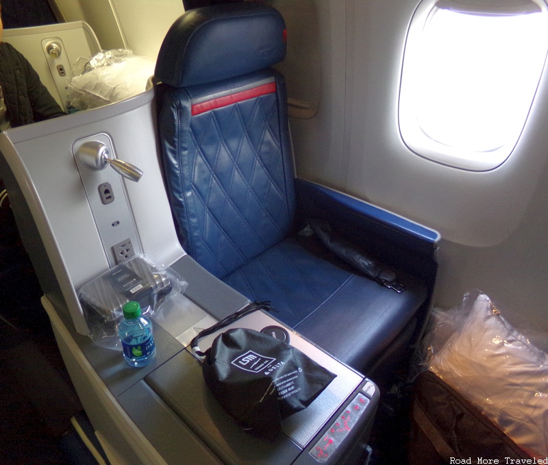 Delta One B767-400 - seat