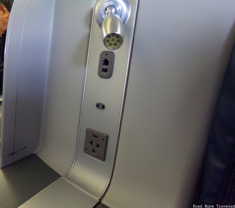 Delta One B767-400 - power and USB ports