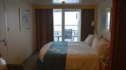 Royal Caribbean Liberty of the Seas - stateroom bed