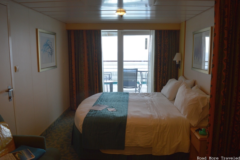 Royal Caribbean Liberty of the Seas - stateroom bed