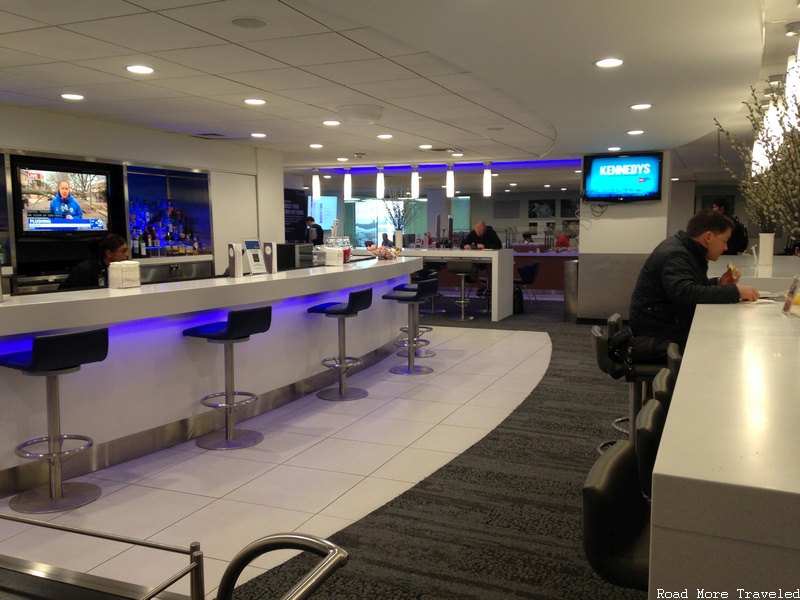 Delta SkyClub JFK Terminal 2 - bar