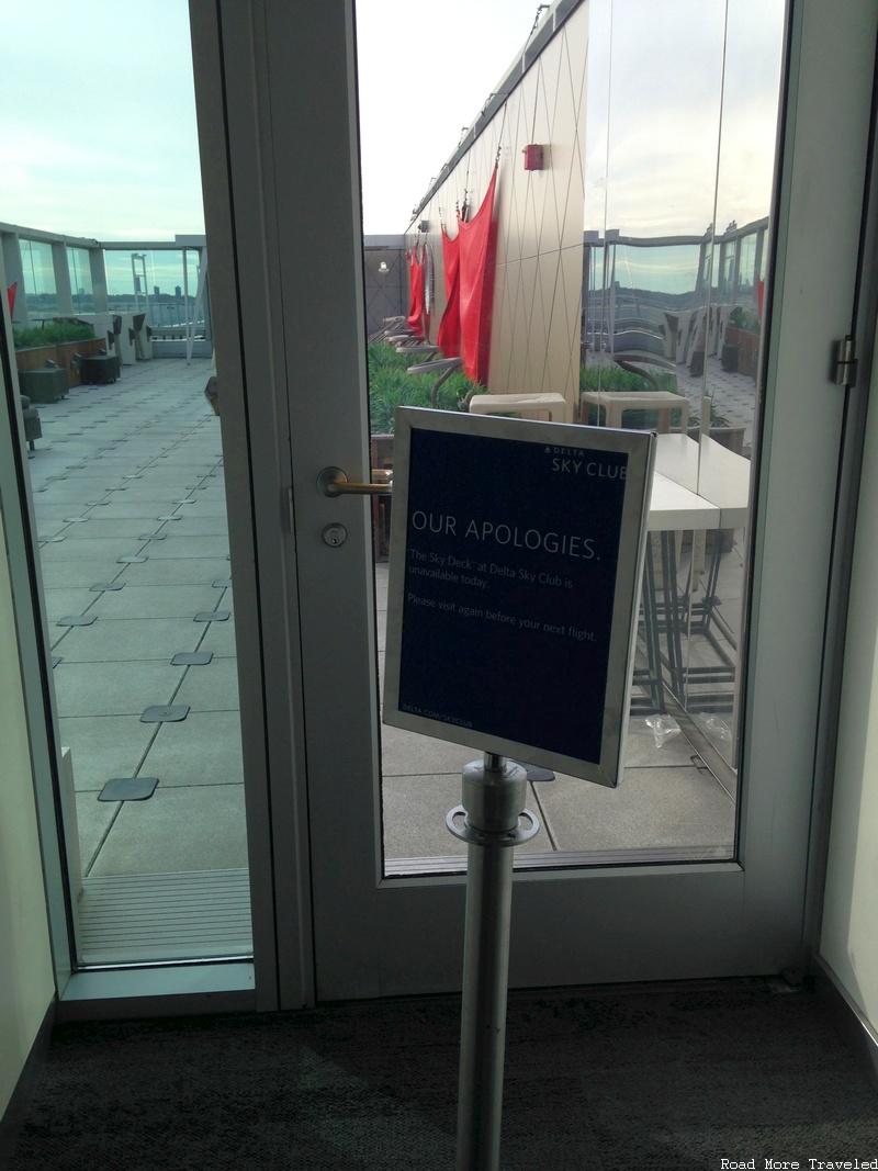 Delta SkyClub JFK Terminal 4 - SkyDeck entrance