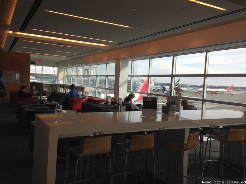 Delta SkyClub JFK Terminal 4 - more seating