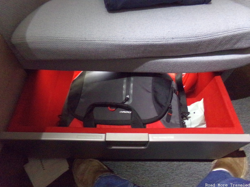 Air France La Première - ottoman storage