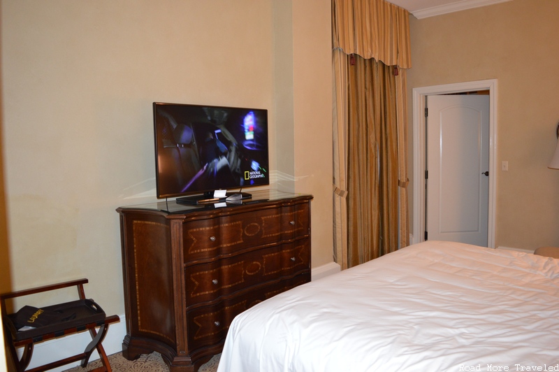 The Roosevelt New Orleans - King Suite bedroom TV