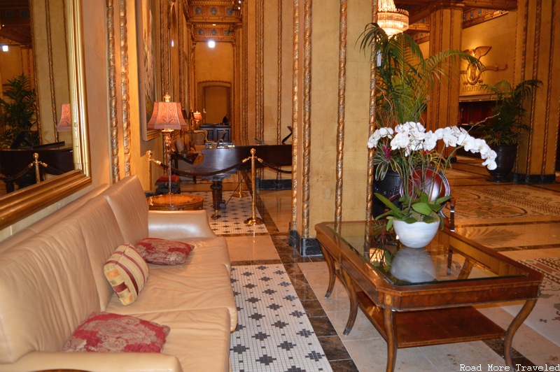 The Roosevelt New Orleans - lobby furniture