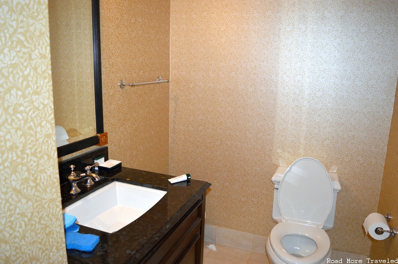 The Roosevelt New Orleans - King Suite half bathroom