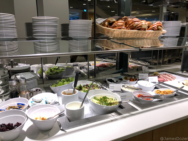 Lufthansa Senator Lounge, Concourse B