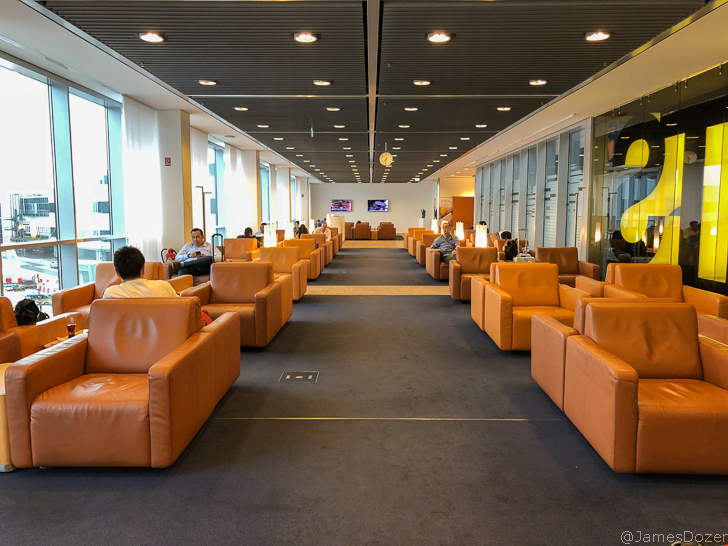 Lufthansa Senator Lounge, Concourse B