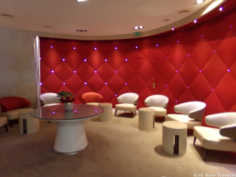 Air France La Premiére lounge - presentation room seating