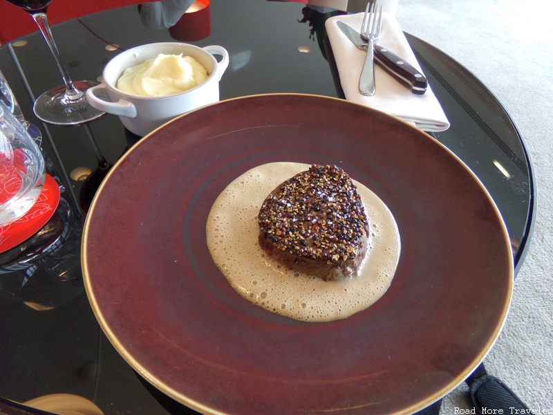 Air France La Premiére lounge - beef filet with beurre blanc