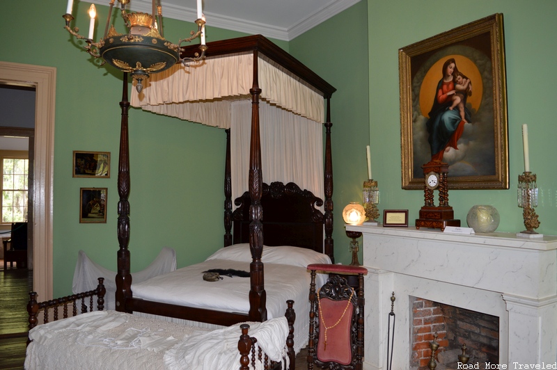 Destrehan Plantation - bedroom