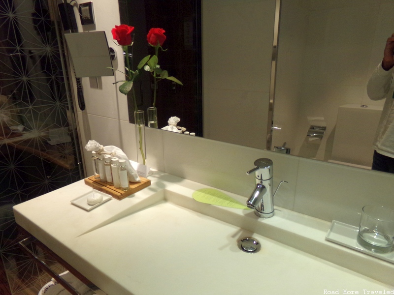 Hotel Granados 83 - bathroom sink