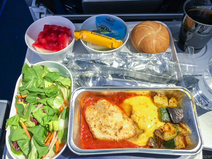 Lufthansa Economy Class, Boeing 747-8