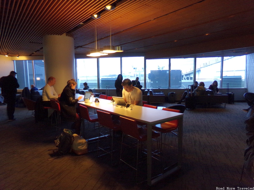 Air Canada Maple Leaf Lounge LGA - work bench