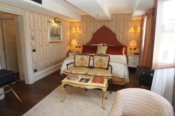 a room with a bed and a table